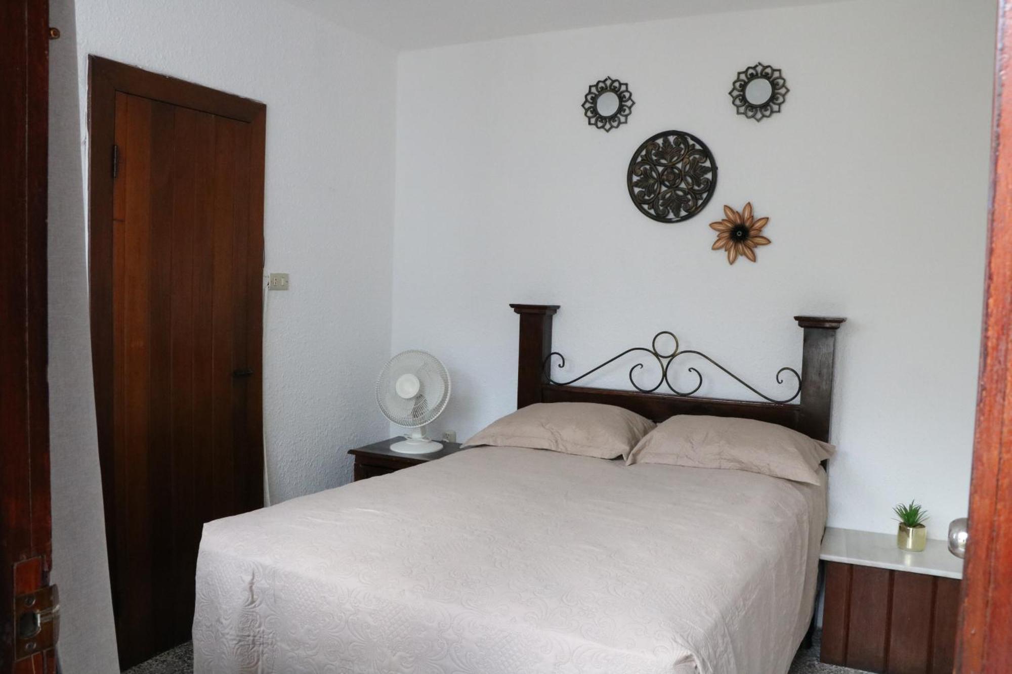 Hostal Los Volcanes Guatemala City Luaran gambar